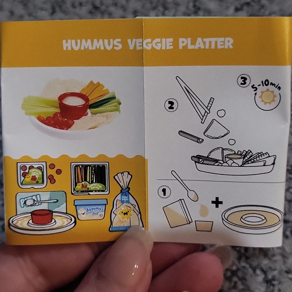 Miniverse Make It Mini Cafe Hummus Veggie Platter